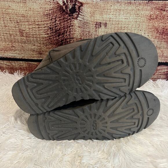 Ugg Classic Short Boots Size 9 Light Brown Gray Suede Slip On Winter Shoes - Picture 6 of 9